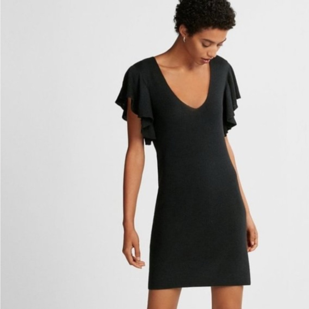NWT New Express V Neck Ruffle Flutter Sleeve Black Sweater Dress Sz Medium